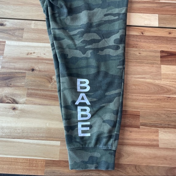 Green Camouflage Sweatpants Basic Babe - Picture 4 of 9